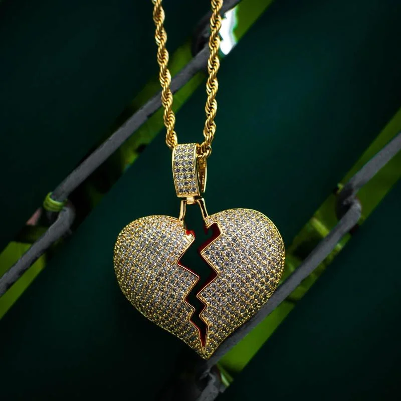 Unique Bar Necklaces For Trendy Looks-Broken Heart Necklace