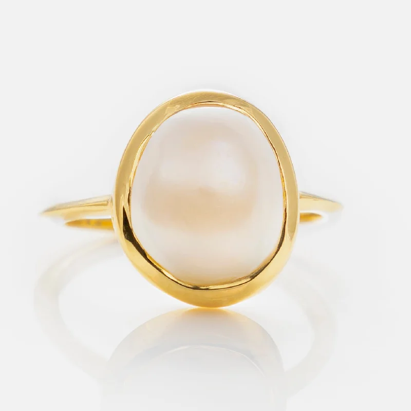 Vintage Gemstone Engagement Rings For Brides-Simple Semi Precious Pearl Ring