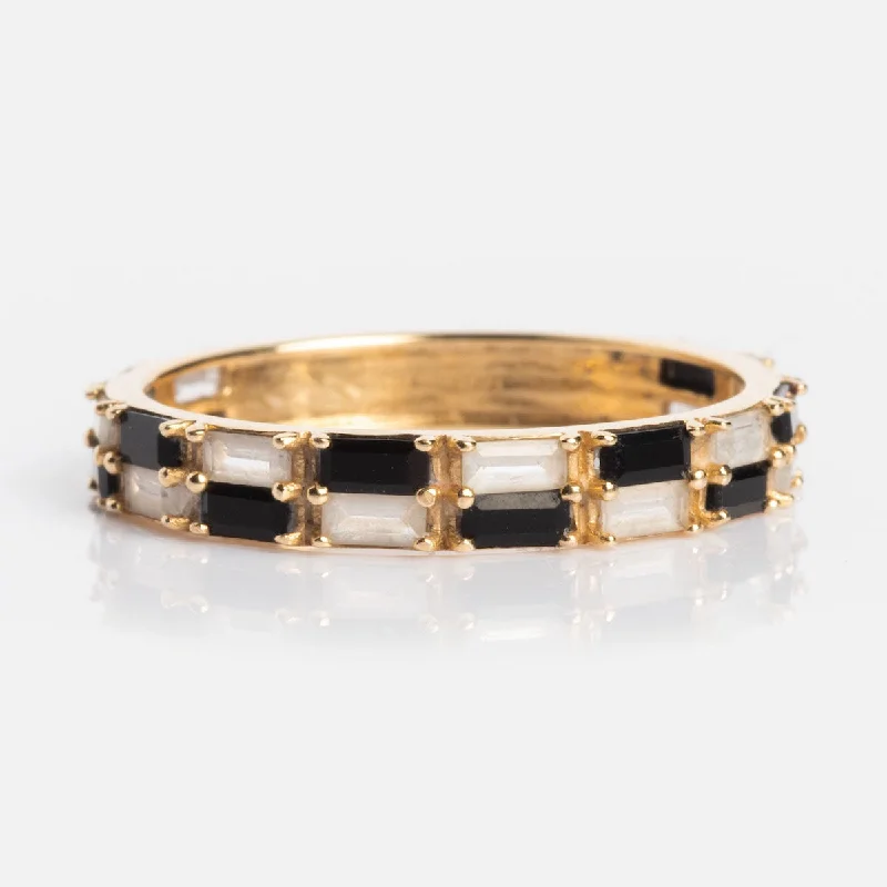 Stylish Men’s Rings For Everyday Wear-Solid Gold Black and White Checkerboard Band