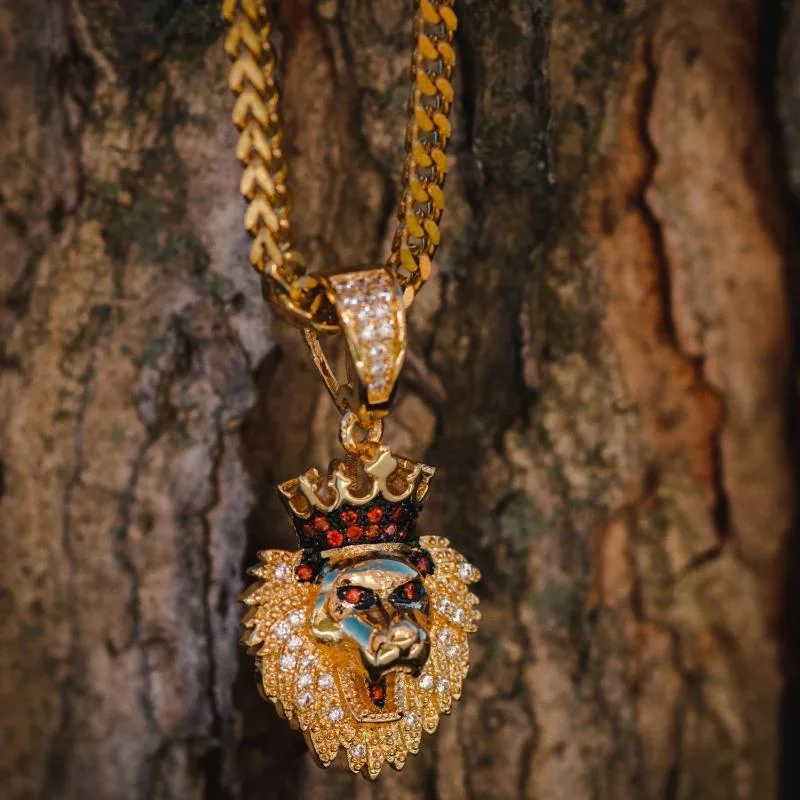 Statement Pendant Necklaces For Bold Style-Lion King Necklace