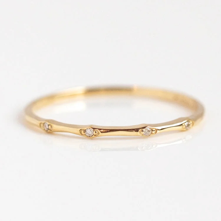 Stunning Engagement Rings For Romantic Proposals-Solid Gold Textured Diamond Band