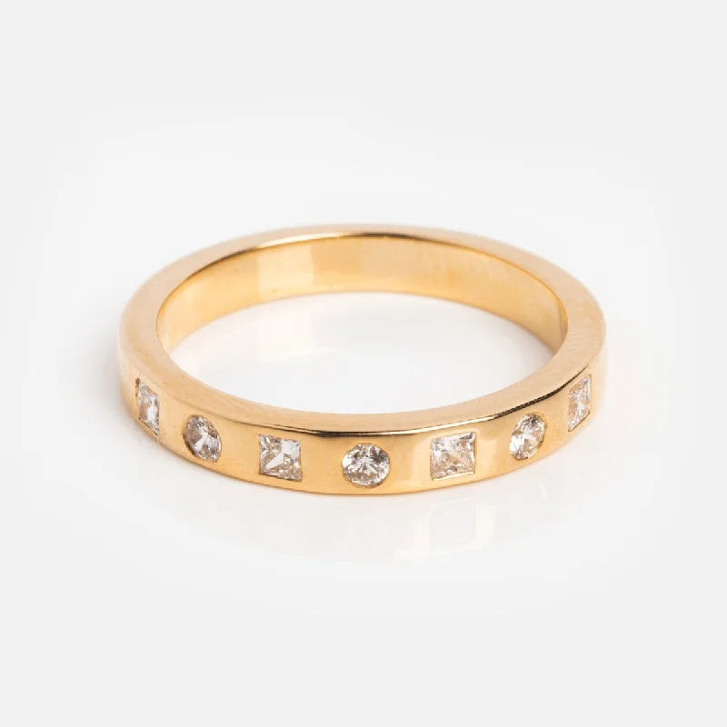 Vintage Wedding Rings For Retro Brides-Solid Gold 2024 April Capsule Diamond Statement Band